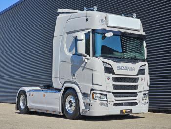 R770 V8 4x2 / PARKING COOLER / 2 TANKS / PTO / 9T AXLE
